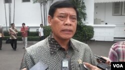 Menkopolhukam Tedjo Edy Purdijanto mengatakan pemerintah masih mendalami keterkaitan 16 WNI yang tertangkap di Turki dengan kelompok radikal ISIS (foto: VOA/Andylala).