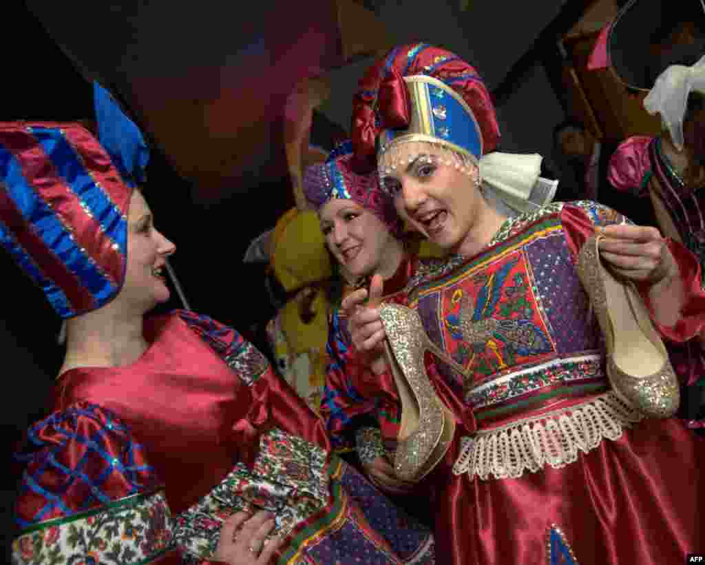 «Девчонки, ваш выход…»