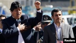 El presidente de Bolivia Evo Morales ha ratificado sus buenas relaciones con el presidente de Irán, Mahmoud Ahmadinejad, quien ha estado de visita por el país andino. 