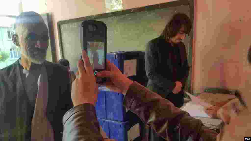 د بایومتریک پروسه د افغانستان د سیاسي گوندونو عمده غوښتنه وه