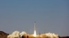 "이란, 고체연료 로켓 발사 첫 성공"
