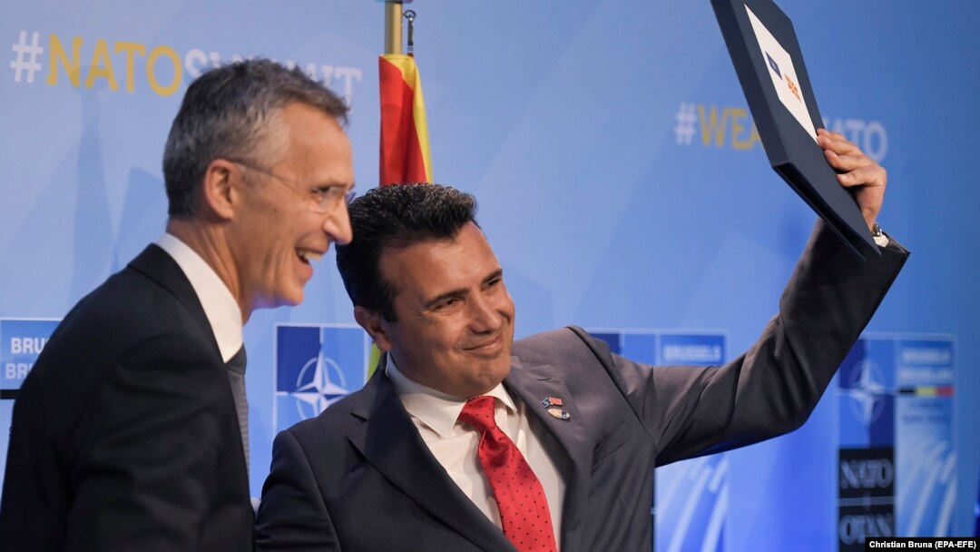 Generalni sekretar NATO Jens Stoltenberg i makedonski premijer Zoran Zaev, Brisel, 12. juli 2018.