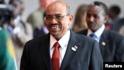 Presiden Sudan Omar al-Bashir tiba di Sudan Selatan untuk pertemuan dengan Presiden Salva Kiir (foto: dok)