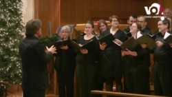 Вашингтонський хор виконує англомовну версію українського "Щедрика". Відео