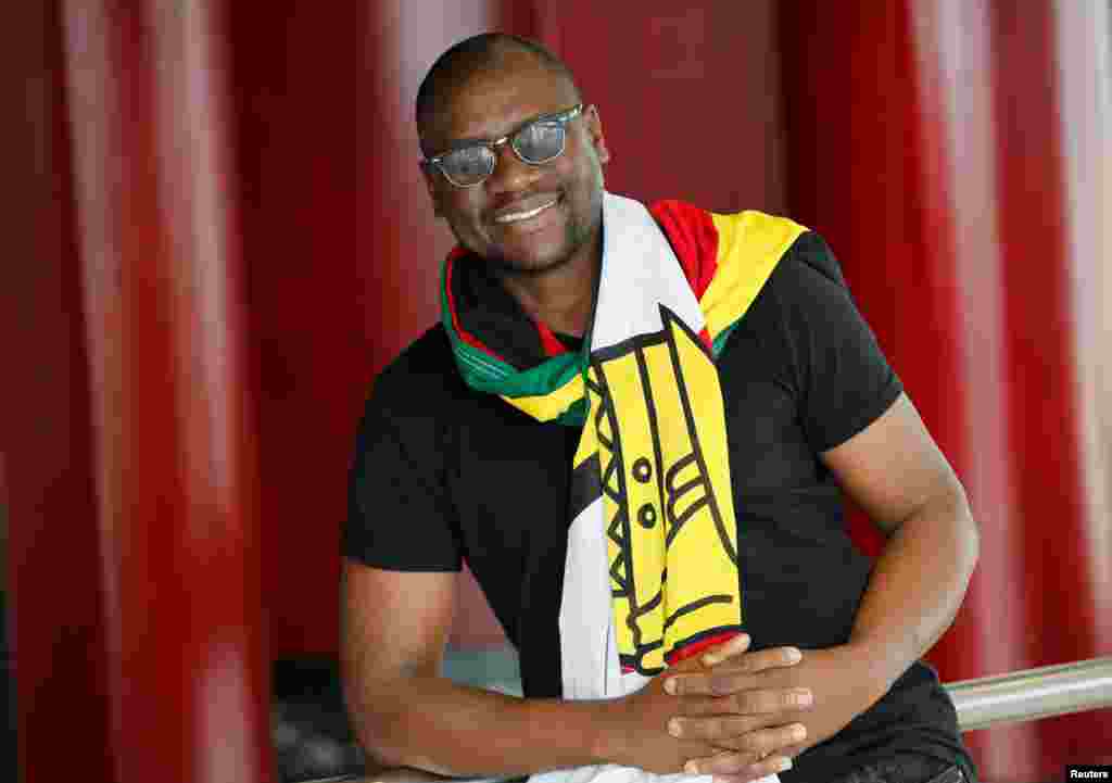 Le pasteur du Zimbabwe Evan Mawarire parle lors d'une interview à Johannesburg, Afrique du sud, le 19 juillet 2016.