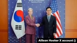 앨리슨 후커 미 국무부 정무차관(사진 왼쪽)과 박윤주 외교부 제1차관