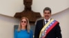 Presiden Venezuela Nicolas Maduro dan istrinya, Cilia Flores,pada hari pelantikannya untuk masa jabatan ketiga selama enam tahun, di Caracas, 10 Januari 2025. 