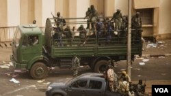 Tentara Mali menguasai stasiun TV di Bamako pasca kudeta (22/3).