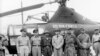 백선엽 장군과 연합군 지휘관들이 1951년 7월 10일 휴전회담을 위해 개성으로 가기에 앞서 기념촬영을 했다. 왼쪽부터 알리 버크 해군 제독, L.C. 크레이기 공군 소장, 백 장군(당시 소장), C. 터너 조이 해군 중장, 매튜 B. 리지웨이 유엔군사령관, 핸리 I. 호디스 육군 소장.