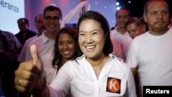 Capres Peru, Keiko Fujimori (depan) memenangkan pilpres putaran pertama (foto: dok).