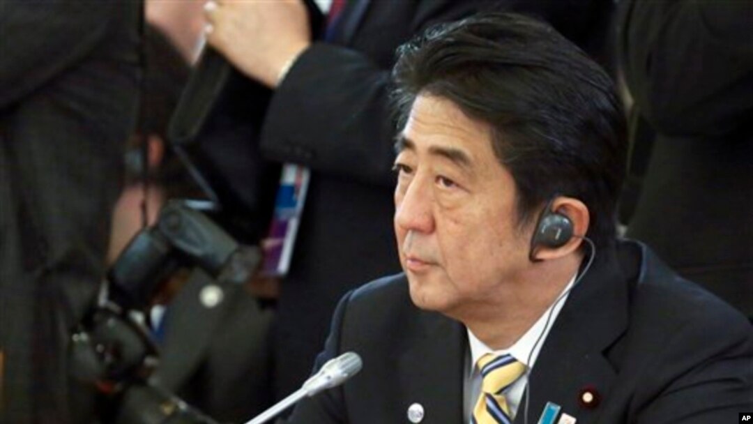PM Jepang Shinzo Abe dalam pertemuan G-20 di Istana Konstantin, St. Petersburg, Rusia (5/9).