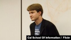 북한에서 열린 가상화폐 회의에 참석했다가 지난해 11월 미 연방수사국(FBI)에 체포된 미국인 버질 그리피스 씨. 사진 제공: Cal School Of Information.