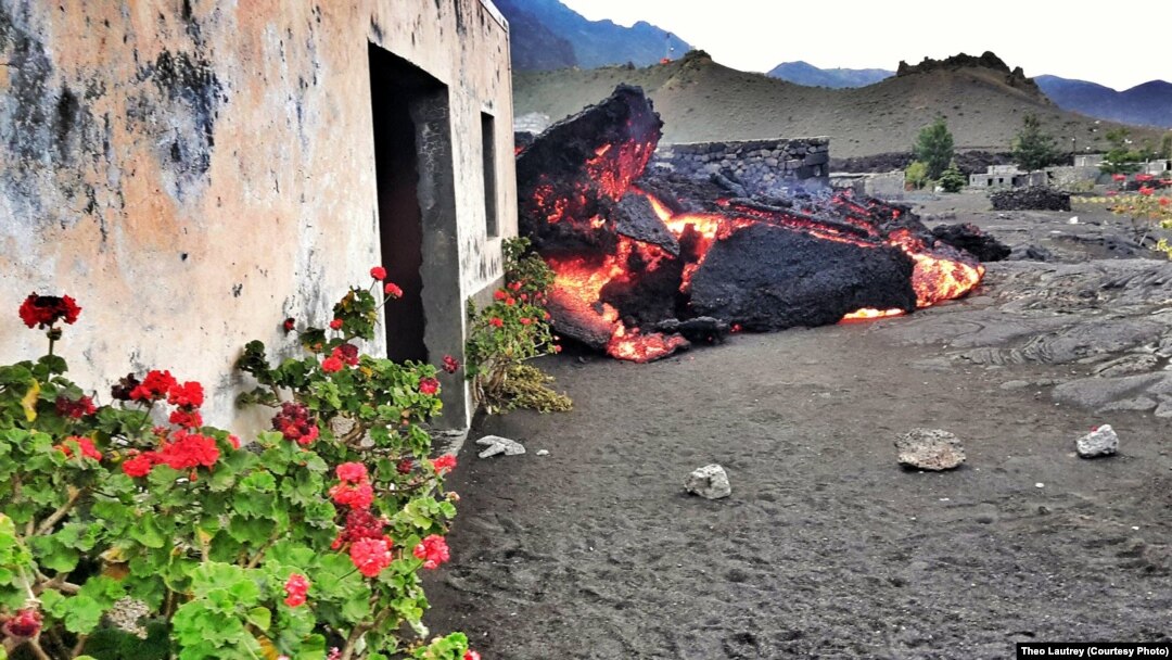 Erupção no Fogo põe ilha em estado de contigência