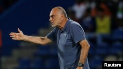 FILE - Ghana's head coach Avram Grant during AFCON Cameroon v Ghana semifinal in Franceville, Gabon, Feb. 2, 2017. 