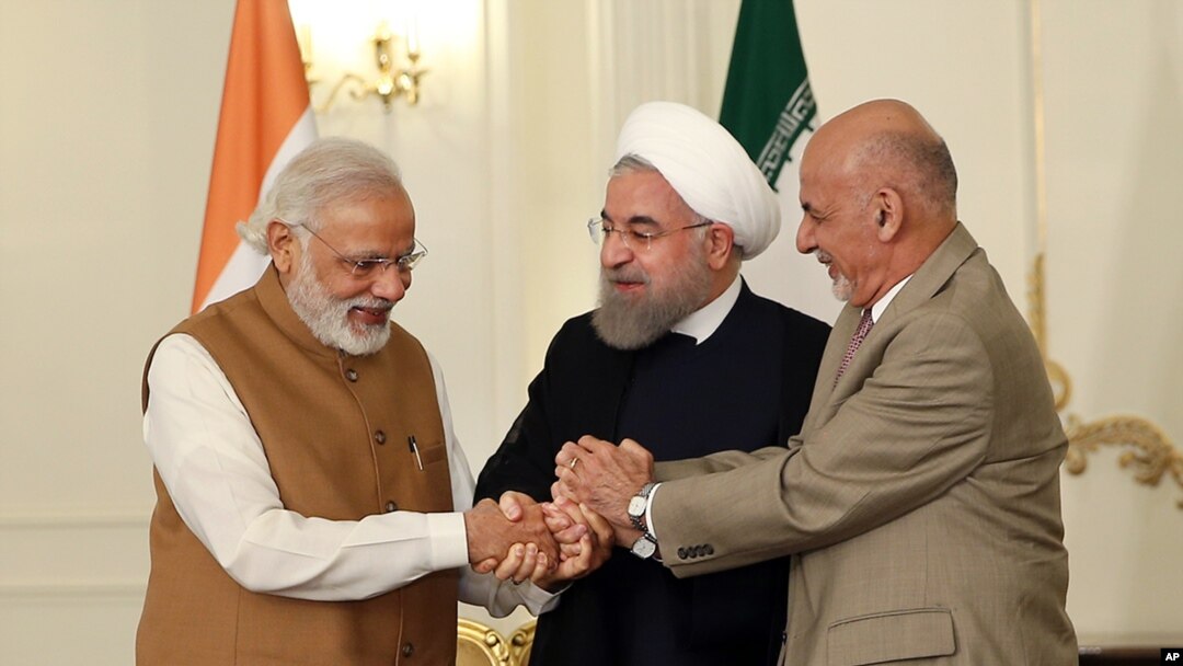 Afg'oniston rahbari Ashraf G'ani, Eron rahbari Hassan Ruhoniy va Hindiston Bosh vaziri Narendra Modi Tehronda uch tomonlama bitim imzoladi. 23-may, 2016-yil.