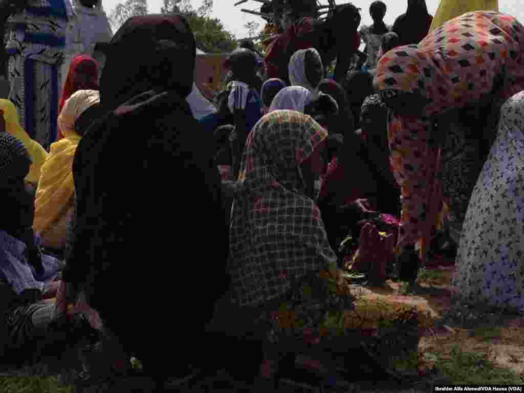 Wadannan 'yan gudun hijiran su suka fi samun hare-hare daga 'yan Boko Haram fiye da kowa ciki ko wajen jihar Borno, Yuni 3, 2014.