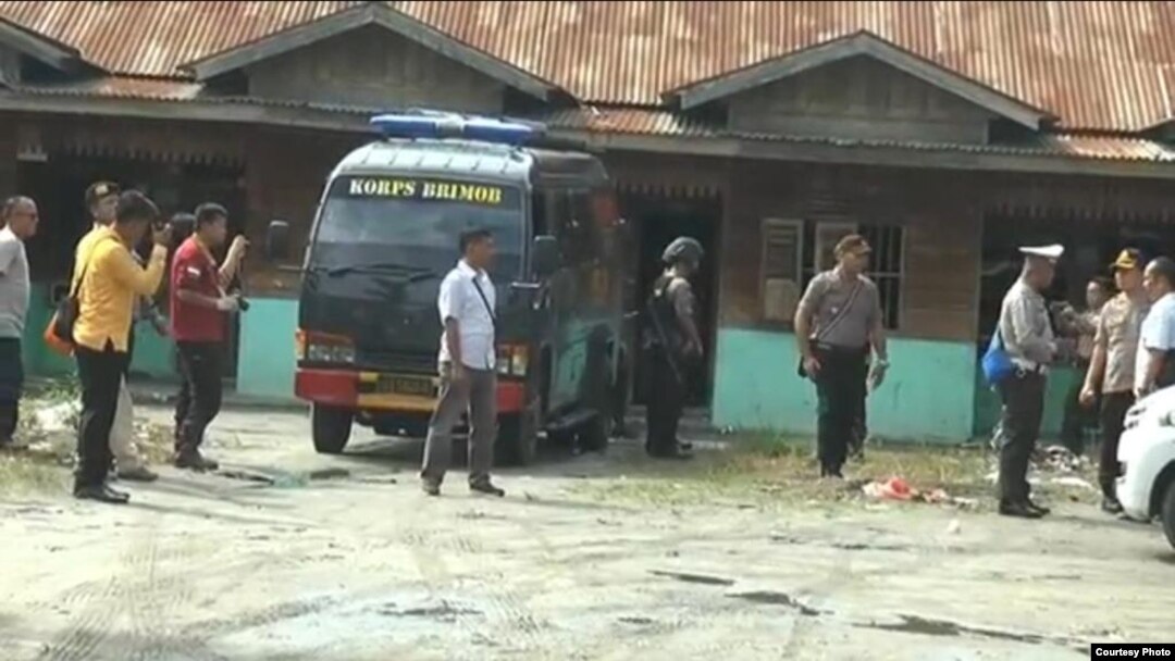 Penggeledahan di rumah terduga teroris di Kelurahan Kapias Pulau Buaya, Kecamatan Teluk Nibung, Kota Tanjungbalai, Sumatera Utara (Sumut). (Foto: istimewa)