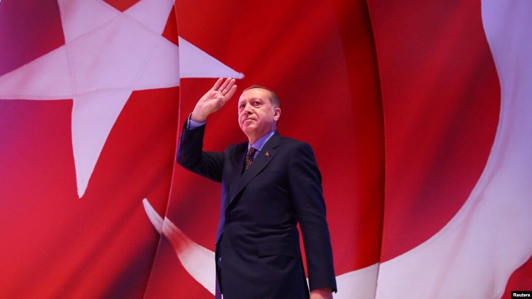 Turkish President Tayyip Erdogan greets supporters during an event ahead of the constitutional referendum in Istanbul, Turkey April 12, 2017. 