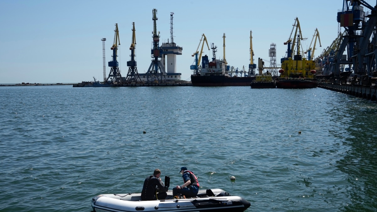Россия пообещала открыть коридоры для выхода иностранных судов из портов Черного моря и Мариуполя Россия пообещала открыть коридоры для выхода иностранных судов из портов Черного моря и Мариуполя