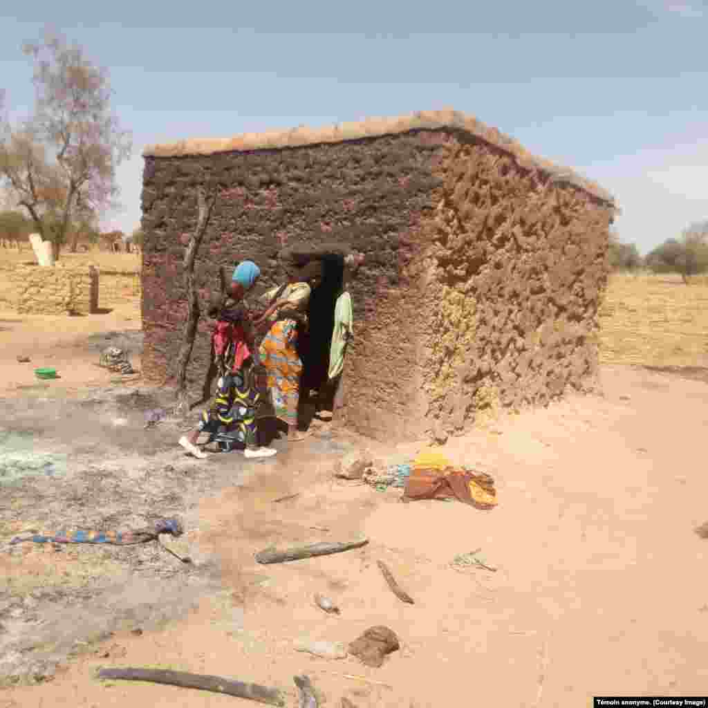 Des campements Peulh détruits par les Koglweogo dans le Centre-Nord du Burkina, 3 janvier 2019.