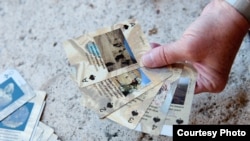 Archeological playing cards, created by US Army archeologist Dr. Laurie Rush and her colleagues, help troops recognize and respect the cultural heritage in the countries where they’re deployed. (Photo by Luigi Fraboni)