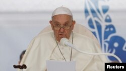 El papa Francisco durante su visita a Alberta, Canadá, el 25 de julio de 2022. Foto Reuters.