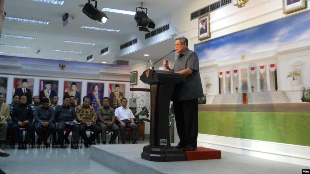 Presiden Susilo Bambang Yudhoyono saat mengumumkan instruksinya untuk mengamankan jalannya pemilihan presiden 2014. (VOA/Andylala Waluyo)