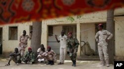 Militaires tchadiens à N'djamena le 9 mars 2015.