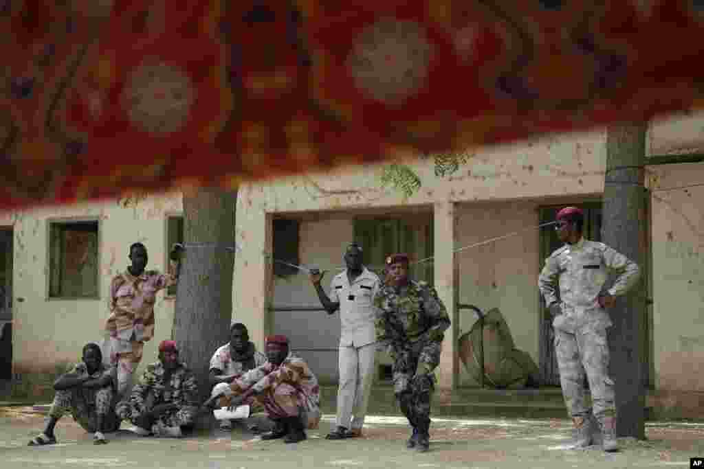 Chadian troops watch the closing ceremony of operation Flintlock at an army base in N&#39;djamena, Chad, March 9, 2015.&nbsp;