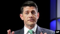 Chủ tịc Hạ viên Paul Ryan trả lời các câu hỏi trong một cuộc phỏng vấn của Associated Press tại Washington, ngày 13/9/2017.