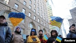 Протест в Нью-Йорке на годовщину полномасштабного российского вторжения в Украину
