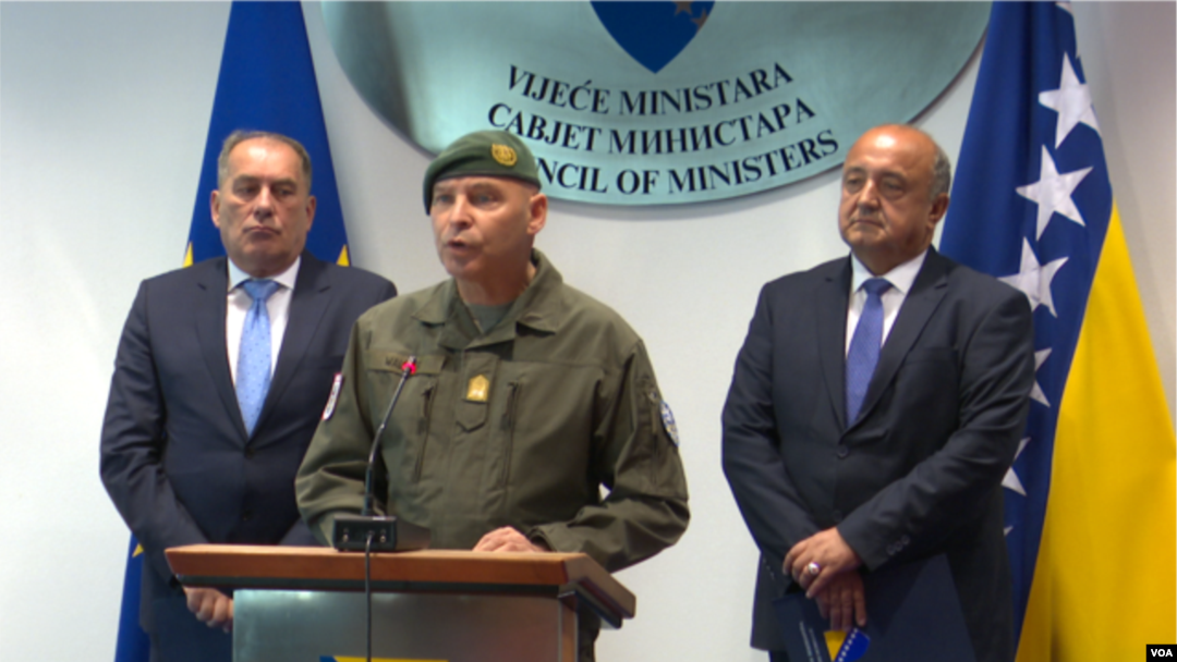 Ministar sigurnosti BiH Dragan Mektić, komandant EUFOR-a general-major Anton Waldner i Sead Jusić, zamjenik ministrice odbrane BiH