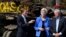 Tiga senator AS, dari kiri: Richard Blumenthal, Elizabeth Warren, dan Lindsey Graham saat berkunjung ke Kyiv, Ukraina hari Rabu (23/8). 