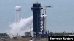 El cohete Falcon 9 estaba listo para su despegue el miércoles, cuando fue cancelado su lanzamiento por la NASA debido las difíciles condiciones del clima.