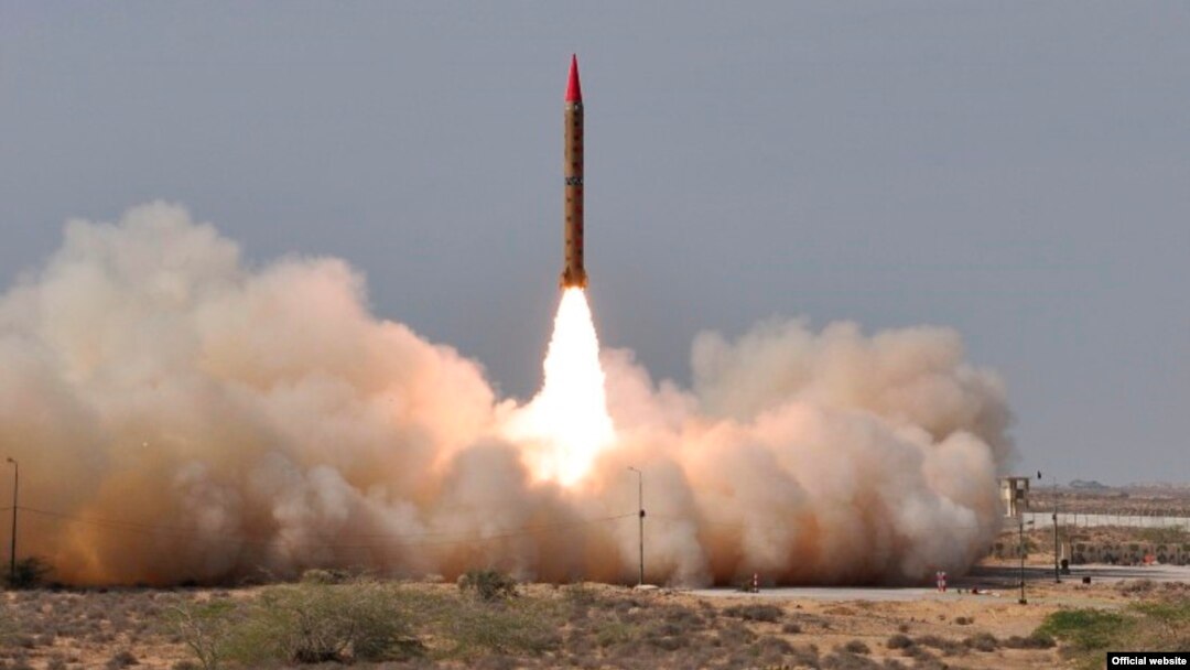 Uji coba rudal balistik Shaheen-II oleh militer Pakistan (foto: dok).