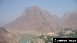 Evidence of a flood found in silt deposits above the Yellow River Waterline. (Credit: Wu Qinglong)