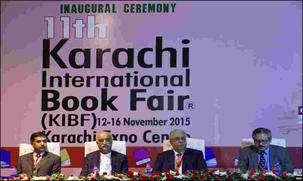 کتب میلے کی افتتاحی تقریب کے مہمانِ خصوصی پیپلزپارٹی کے سینئر رہنما اور قومی اسمبلی میں قائدِ حزبِ اختلاف خورشید شاہ تھے