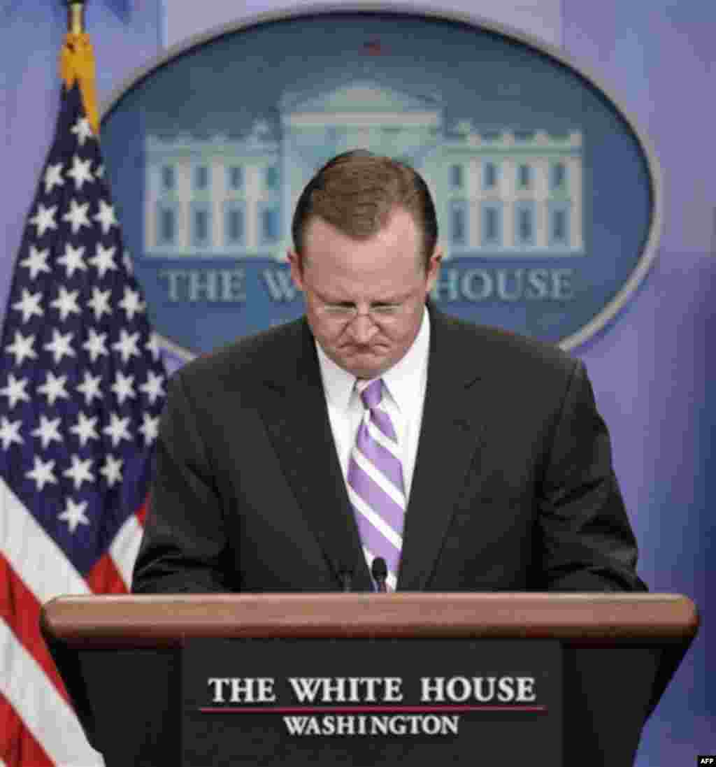 White House Press Secretary Robert Gibbs pauses as he responds to questions on the disclosure of secret diplomatic documents by online whistle-blower Wikileaks, Monday, Nov. 29, 2010, at the White House in Washington. (AP Photo/J. Scott Applewhite