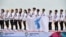 2018 자카르타·팔렘방 아시안게임 여자 카누 용선 500m 대회에 참가한 남북 단일팀이 금메달을 목에 걸고 있다.