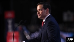 Marco Rubio duke folur gjatë Kuvendin Republikan