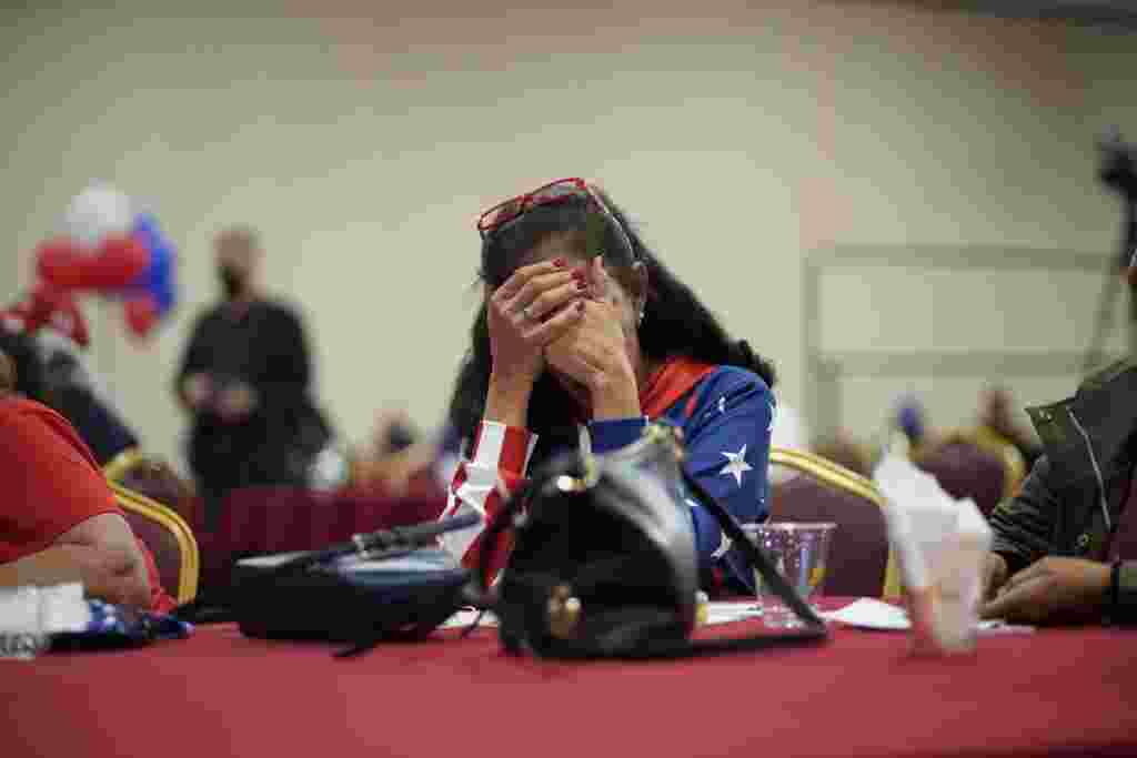 د کلیفورنیا ایالت په لاس انجلس ښار کې د رایو شمیرلو بهیر او د بیلابیلو ګوندونو د ملاتړو لیوالتیا