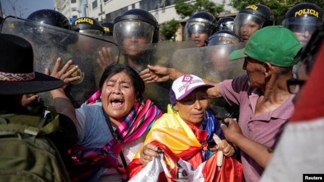 Sindicatos y organizaciones sociales protestan en el marco de la cumbre de la APEC en Lima
