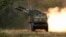 Paket bantuan AS untuk Ukraina akan mencakup amunisi artileri untuk Sistem Roket Artileri Mobilitas Tinggi (HIMARS) seperti di atas (foto: dok). 