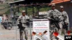 Pripadniic KFOR-a na graničnom prelazu na severu Kosova