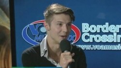 „Hot Šel Re“ u studiju Glasa Amerike