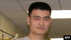 美国休斯顿火箭队的中国球星姚明(资料照片)