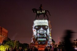 Manifestantes se manifiestan contra la desigualdad racial en Richmond, el 18 de junio.