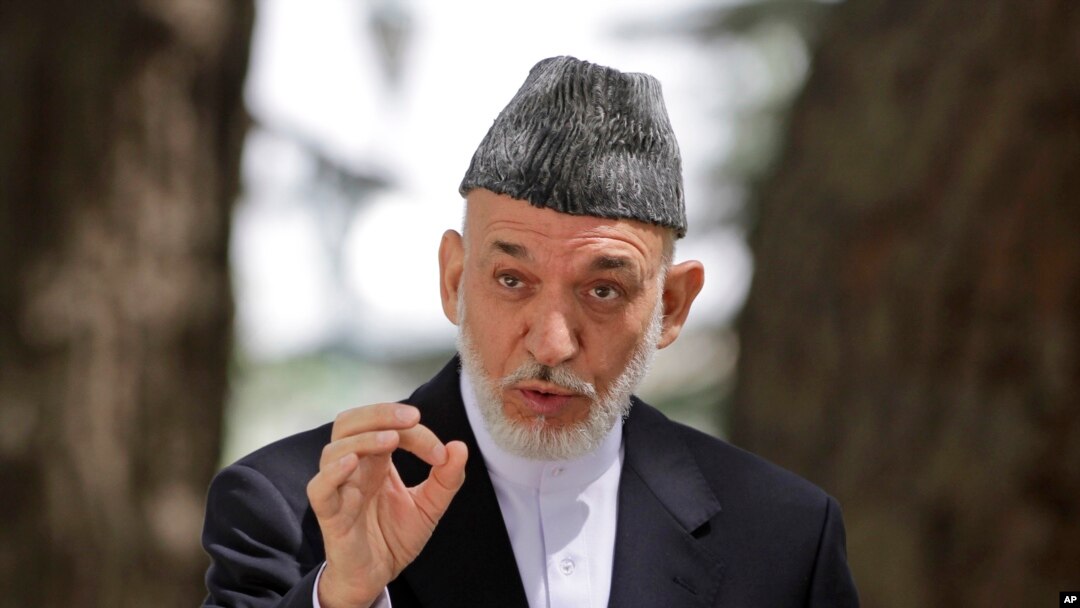 Presiden Afghanistan Hamid Karzai akan terbang ke Pakistan hari Senin untuk bertemu PM Pakistan Nawaz Sharif (foto: dok). 