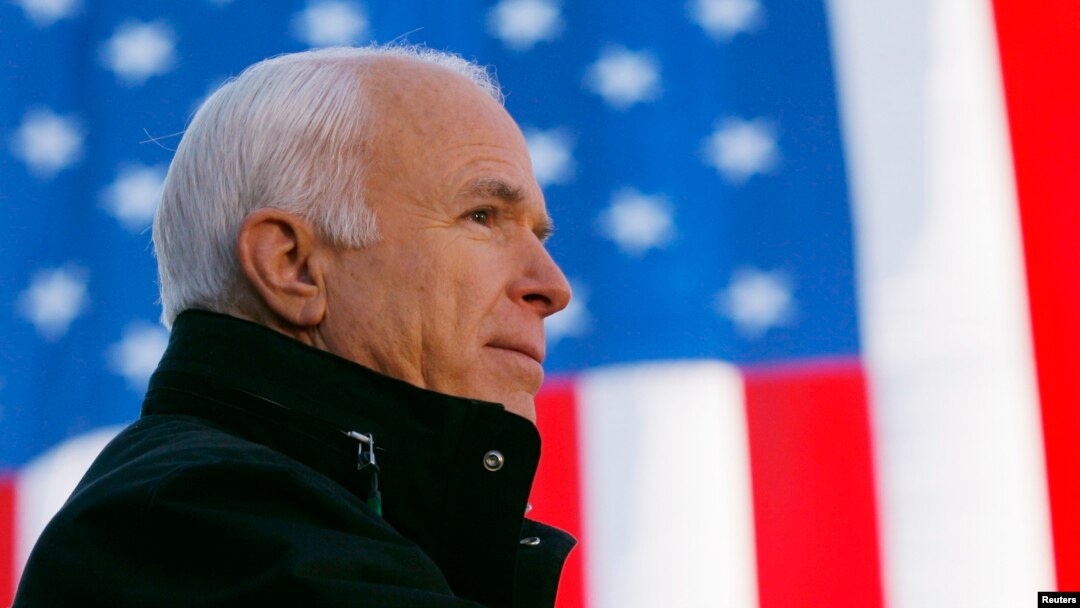 En la foto John McCain, el 30 de octubre de 2018.