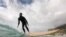 Patrick Burnett surfe à Cape Town, Afrique du Sud, le 19 décembre 2019.
